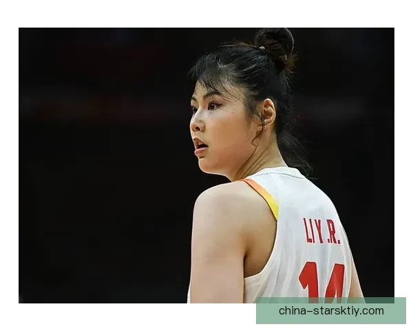 中国女篮首战告捷 李月汝21+11展现统治力